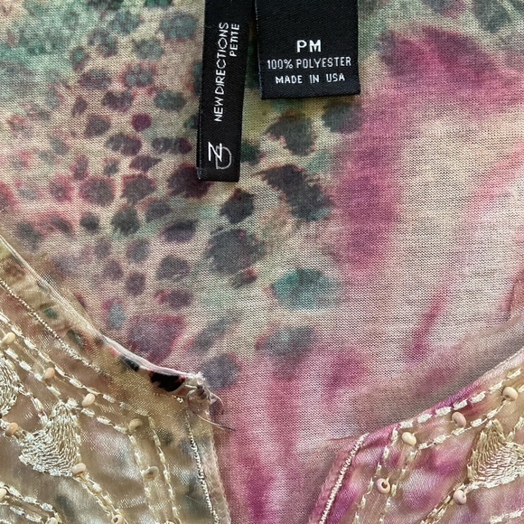 New Directions Floral Blouse, Size Medium - Picture 4 of 6